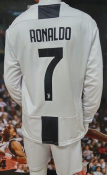 форма Juventus  №7 RONALDO  длинный рукав  домашняя  2018-2019