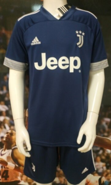 форма Juventus 2020-2021 гостевая