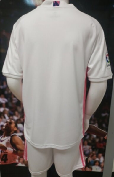 форма Real Madrid 2020-2021 домашняя