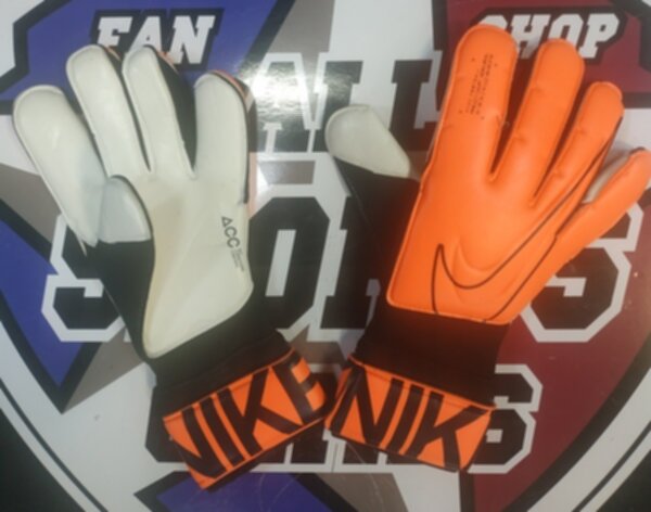 перчатки вратарские Nike