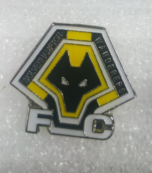 значок   Wolverhampton  №1008  металл и полимерная смола