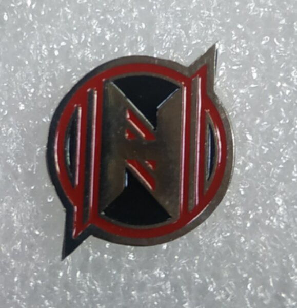 значок ХК Неман  №1043  металл, 2*1,5см.