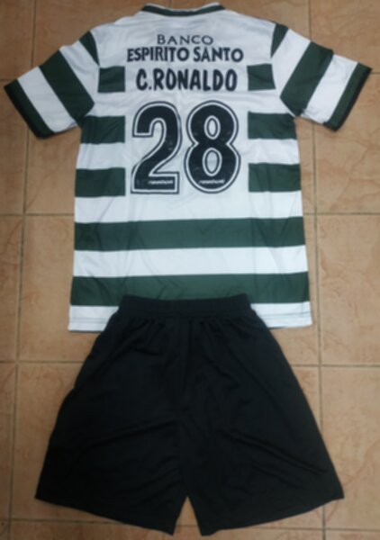 форма футбольная Спортинг Лиссабон №28  C.Ronaldo,ретро, 2002-2003
