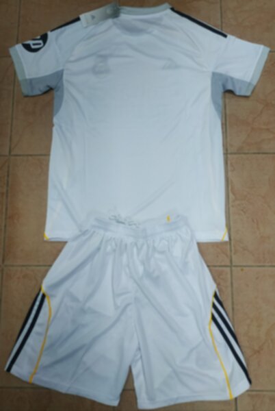 форма  Real Madrid 2025-2026 adidas,домашняя,полиэстер 100%