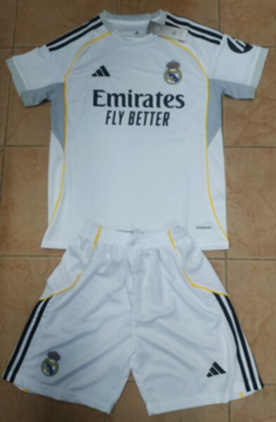 форма  Real Madrid 2025-2026 adidas,домашняя,полиэстер 100%