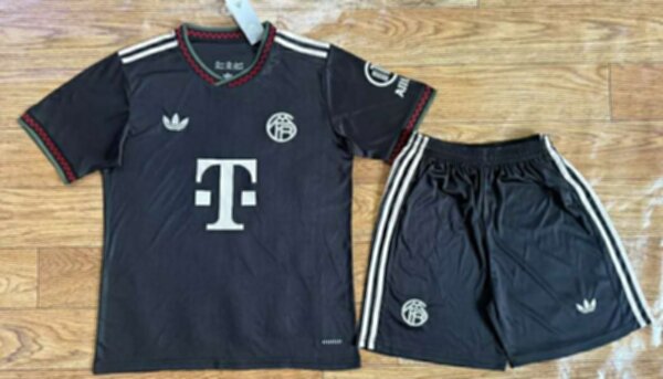 форма Bayern Munchen,2025-2026,adidas,резервная,полиэстер 100%