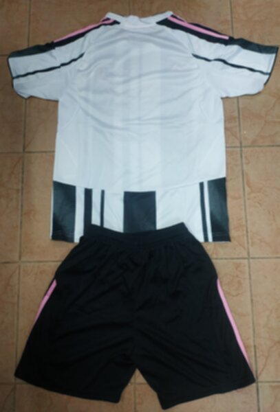 форма Juventus 2025-2026 adidas домашняя  полиэстер 100%