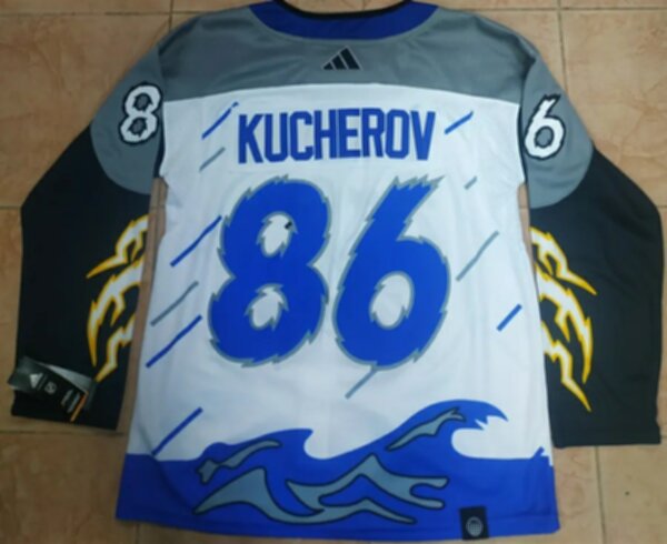 свитер хоккейный Tampa Bay Lightning №86 KUCHEROV adidas