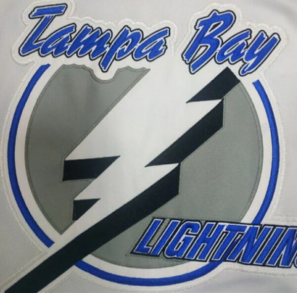 свитер хоккейный Tampa Bay Lightning №86 KUCHEROV adidas