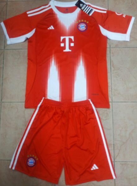 форма детская Bayern Munchen #17 Олисе,2025-2026,домашняя