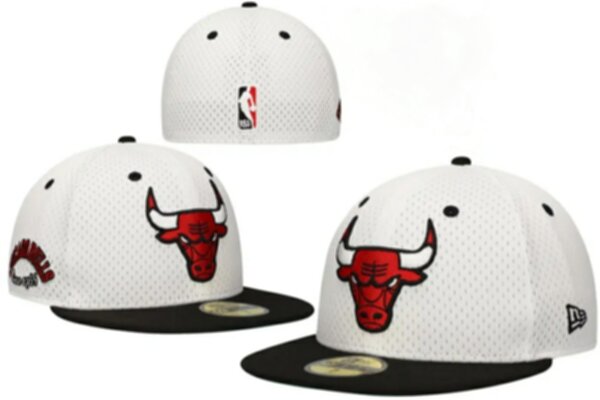 снэпбэк Chicago Bulls 7(55,8см.)