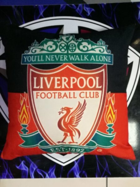 подушка Liverpool  45см х 45см