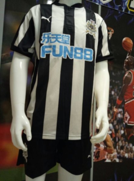 форма Newcastle United  2017-2018