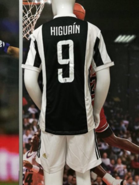 форма Juventus №9 HIGUAIN  домашняя  2017-2018