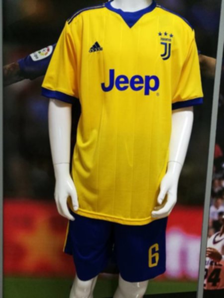 форма Juventus №6 KHEDIRA  гостевая  2017-2018