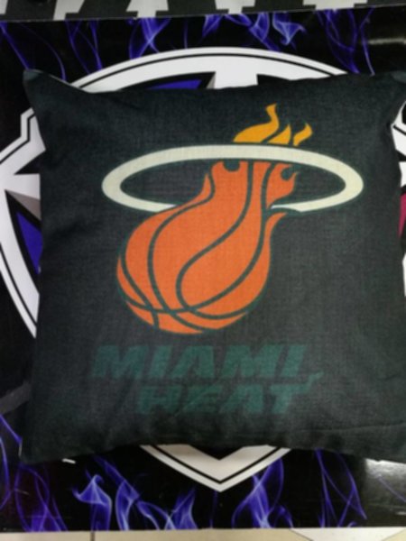 подушка Miami Heat  45см х 45см