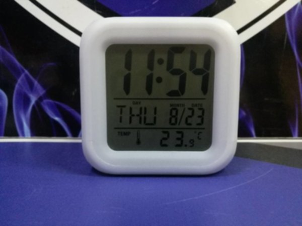 часы с LED Tottenham  8х8х8см