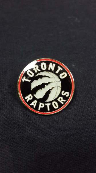 значок Toronto Raptors  №0384 металл и полимерная смола 2см