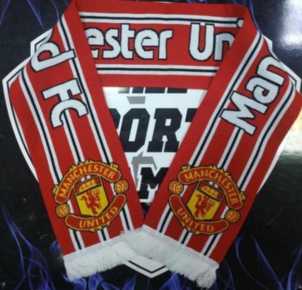 шарф Манчестер Юнайтед  вязаный,двухсторонний  акрил 100%