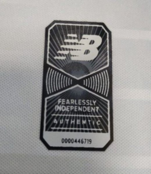 форма Liverpool   2019-2020  гостевая