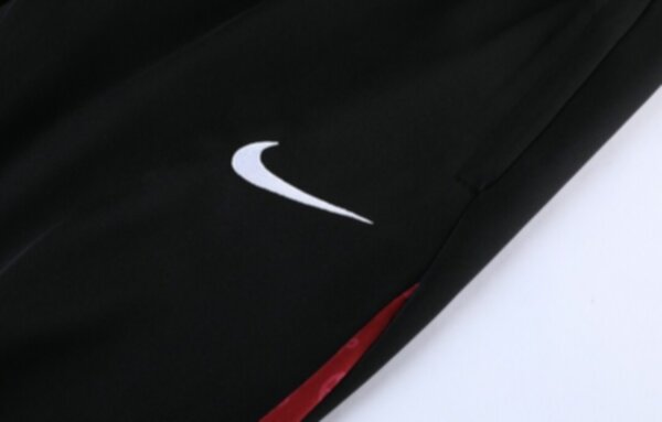 спортивный костюм Liverpool  2021-2022  Nike полиэстер 100%