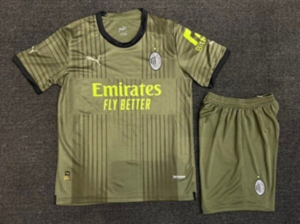 форма AC Milan   2022-2023  резервная   полиэстер 100%