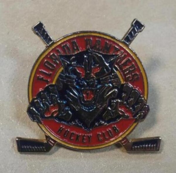 значок  Florida Panthers   №0945   2,5 см  металл