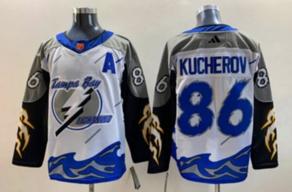 свитер хоккейный Tampa Bay Lightning №86 KUCHEROV adidas