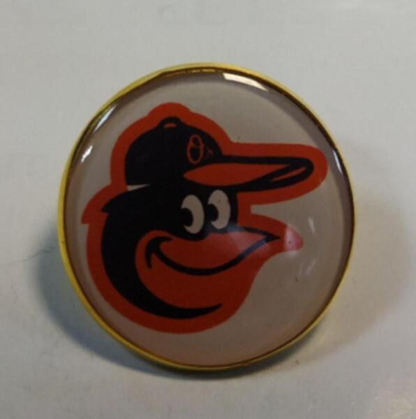 значок    Baltomore Orioles №1024   2,5 см  металл+полимерная смола