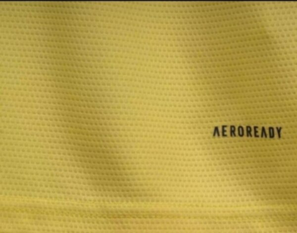 форма  Arsenal  2021-2022  гостевая