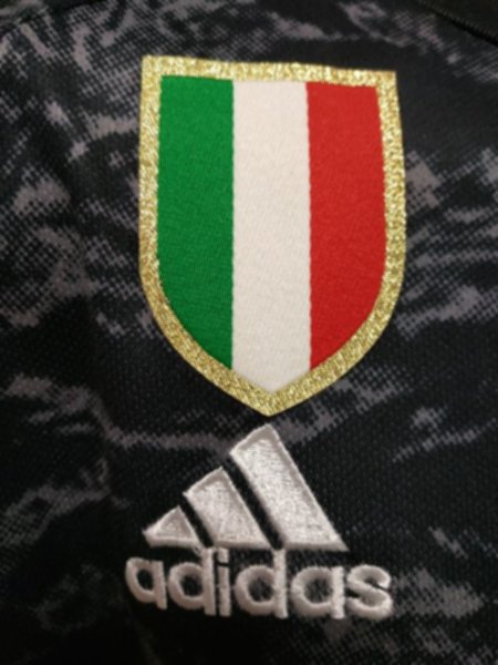 форма Juventus  2019-2020 