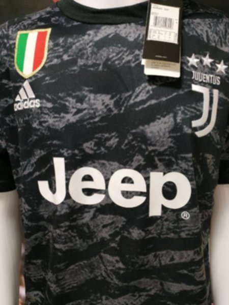 форма Juventus  2019-2020 