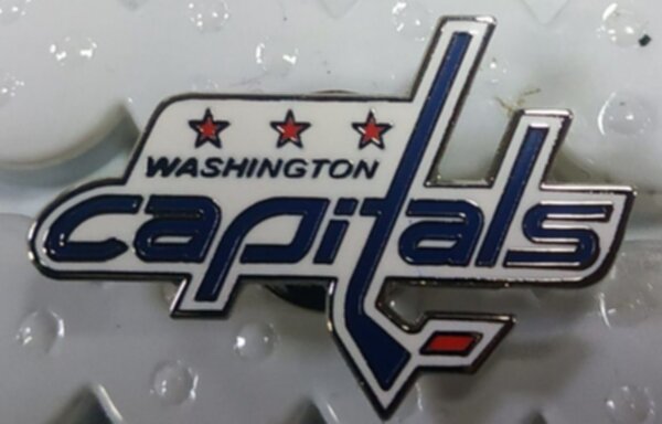 значок  Washington Capitals №1184  3 см х 2 см  металл