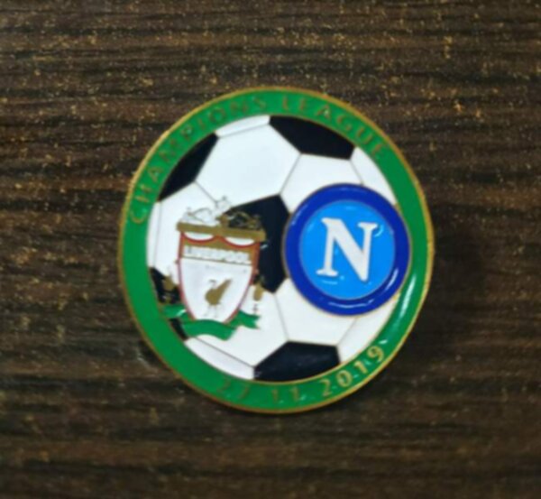 значок Liverpool-Napoli  №1088  3 см  металл