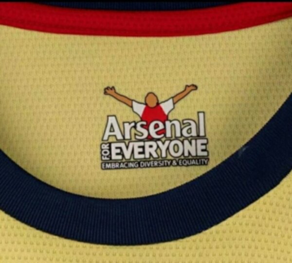 форма  Arsenal  2021-2022  гостевая