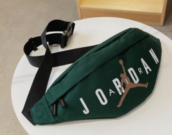 сумка  Jordan 23см х 14см х 12см