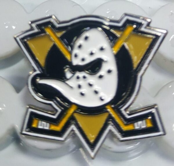 значок Anaheim Ducks  №0677 2,5 см,металл