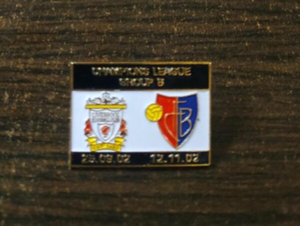 значок Liverpool-Basel  №1079  2,5 см х 2 см металл