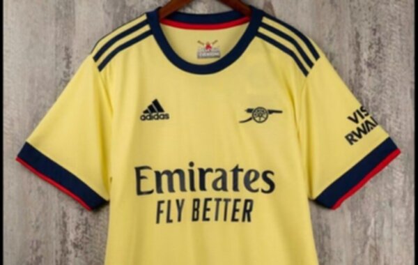 форма  Arsenal  2021-2022  гостевая
