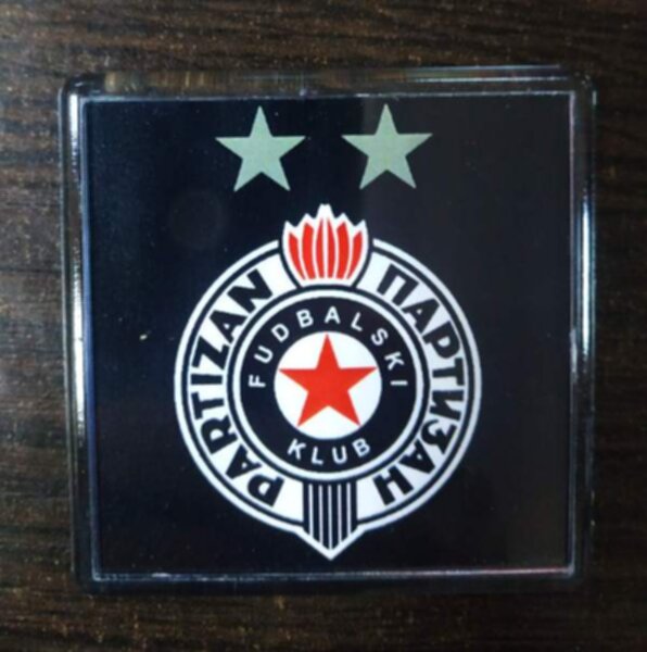 магнит Партизан Белград   6х6см пластик
