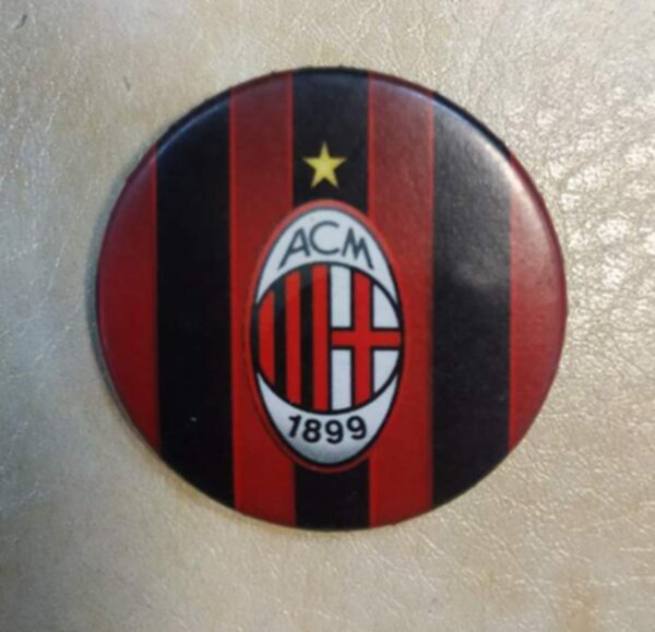 значок Милан  №0091