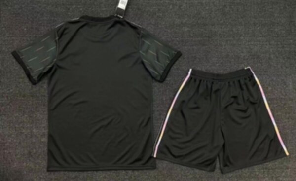 форма Juventus   2021-2022  резервная