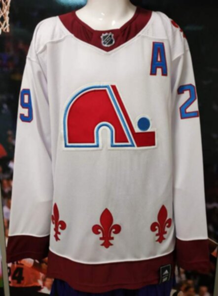 свитер  хоккейный  Colorado Avalanche №29 MacKINNON
