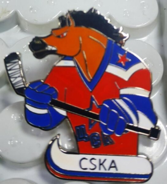 значок ХК ЦСКА Москва №1451 3,5 см х 3 см,  металл