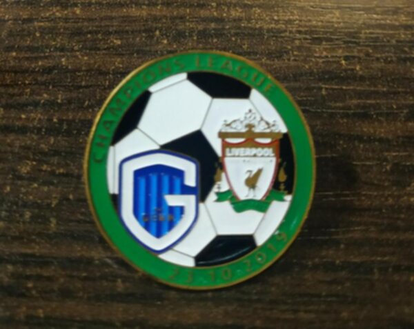 значок Genk-Liverpool  №1092  3 см  металл