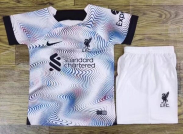 форма Liverpool   2022-2023 Nike гостевая