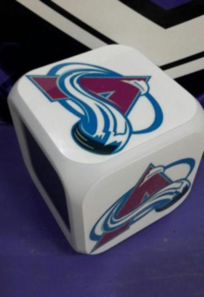 часы с LED Colorado Avalanche  8х8х8см