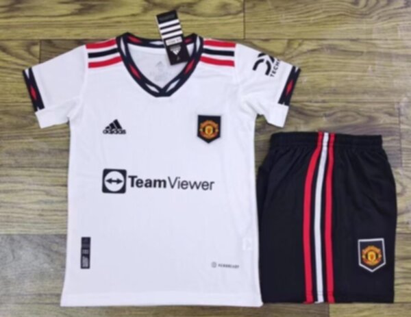 форма Manchester United 2022-2023 adidas гостевая 