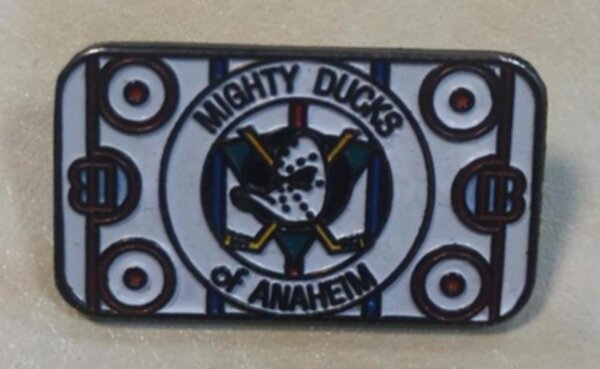 значок  Anaheim Ducks   №0942   3 см х 2 см,  металл