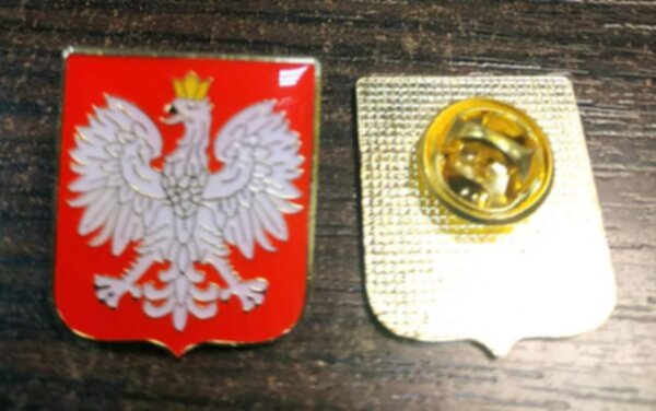 значок сборной Польши №1102 металл и полимерная смола 3 х 2,5 см